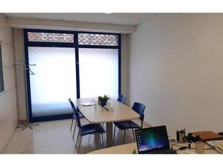 Local commercial  Riera de tena. Venta de local en sants