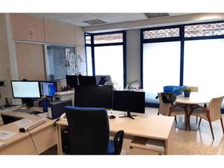 Local commercial  Riera de tena. Venta de local en sants