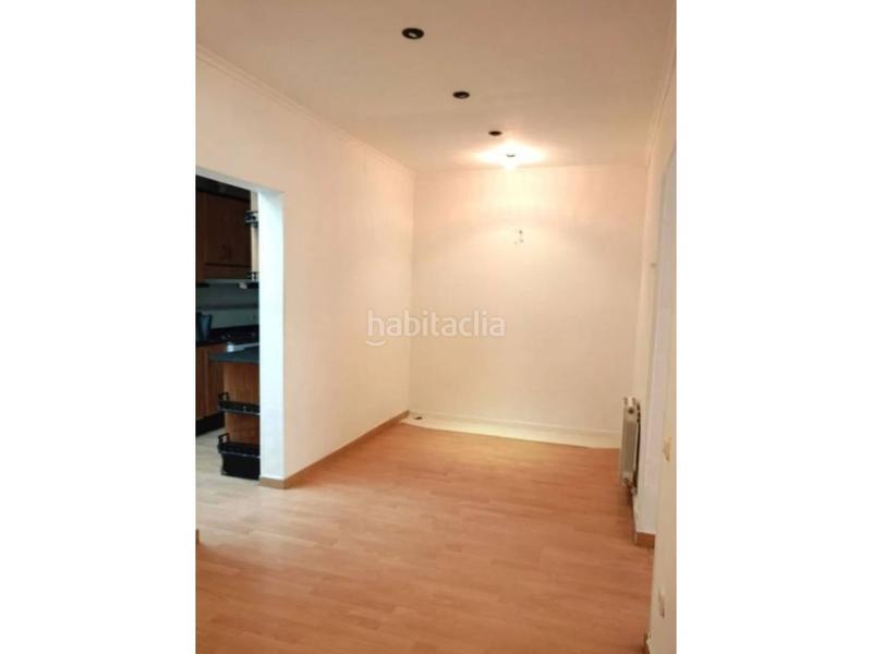 Foto b48fab1f-53ec-4b56-9714-2cb34097f1ca. Etagenwohnung mit heizung in Guinardó Barcelona