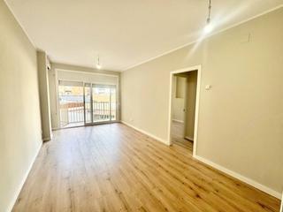 Pis  Castillejos. Piso con balcon en venta en sagrada familia