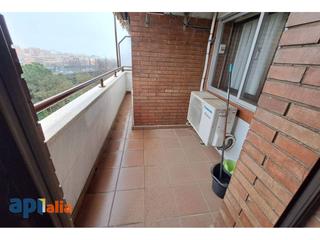 Pis  Alcalde martí figueras i castillo. Piso en venta con balcon y plaza de parking en esplugues de llob