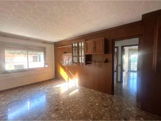 Appartement  Hierbabuena. Piso en venta con balcon y parking en hospitalet de llobregat
