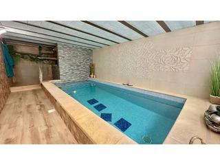 Maison  Pensaments. Casa independiente con piscina y terraza en venta en viladecans