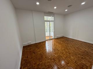 Rent Office space  Còrsega. Oficina en alquiler ubicada a solo unos metros del emblemático p