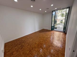 Rent Office space  Còrsega. Oficina en alquiler ubicada a solo unos metros del emblemático p