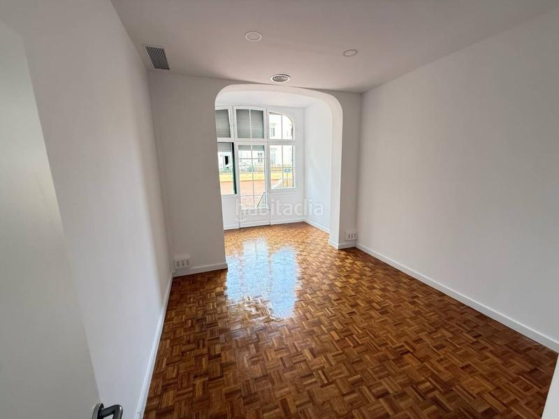 Foto 4ed1f821-e65f-4a0b-8649-fd3b06c59137. Lloguer oficina a Vila de Gràcia Barcelona