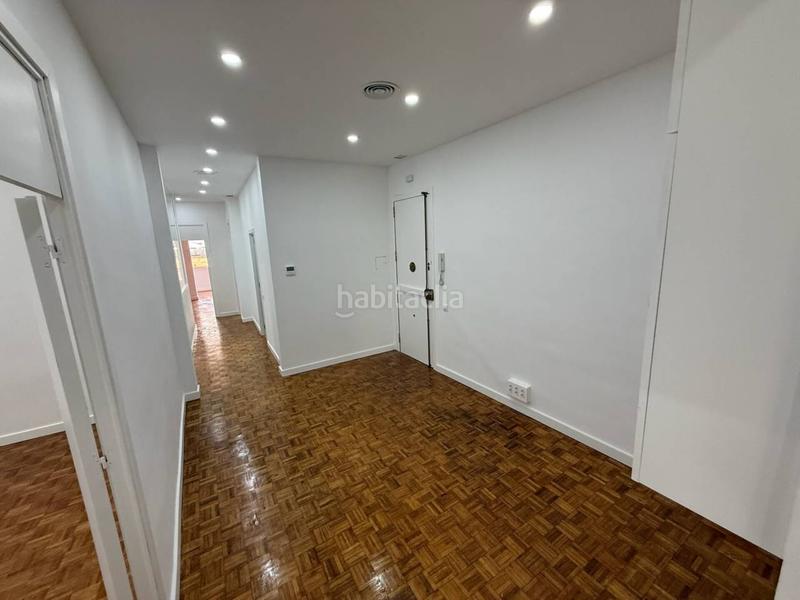 Foto ee7a23fc-ea4b-4e31-95a8-4ac2e9d1de50. Location bureau dans Vila de Gràcia Barcelona