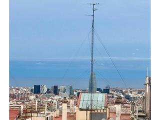 Àtic  Gènova. Ático en venta con terraza y con vistas en guinardó