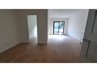 Piso  Frederic soler. Piso en venta con patio privado en cornella