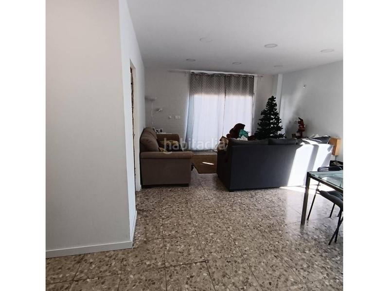 Foto 5ec5a77a-f219-4342-9371-1b4104f0a84a. Casa amb aparcament piscina a Torre Baró Barcelona