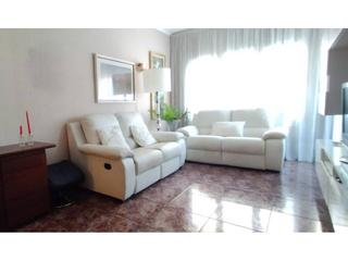 Pis  Clot. Piso en venta con balcon en el clot