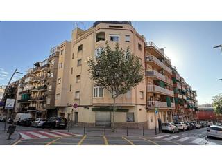 Edifici  Cedres. Edificio en venta en esplugues de llobregat  9 viviendas y 2 loc