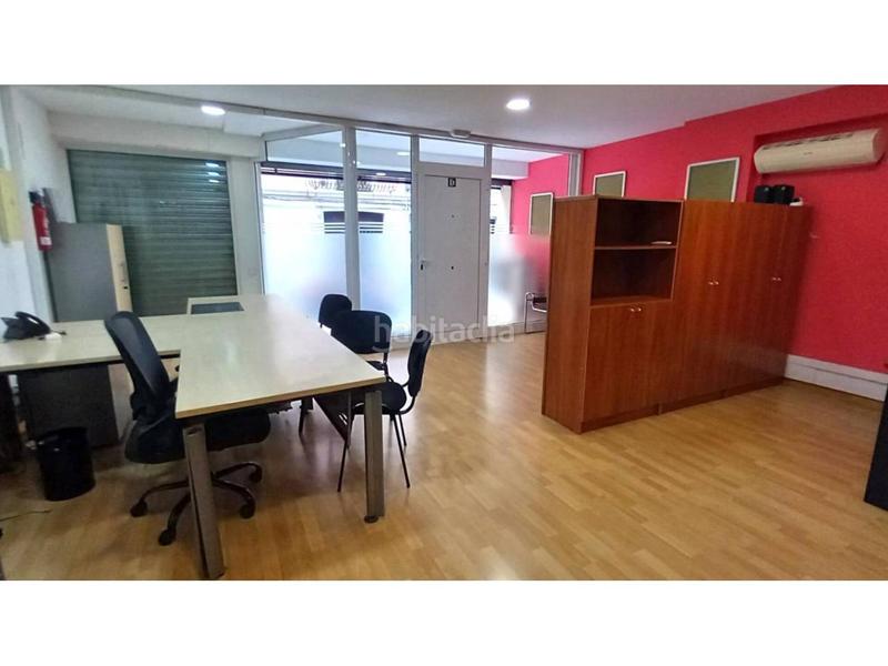 Foto b0a908c6-1cb3-43c2-b55a-d15a73c392cb. Oficina a Sants Barcelona