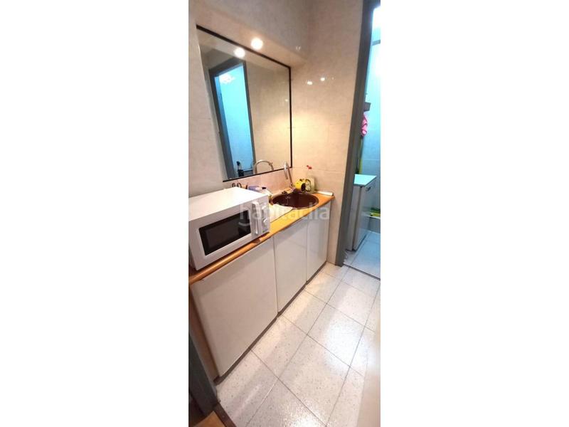 Foto b118a165-2e80-40da-921e-2a30fff115aa. Oficina a Sants Barcelona