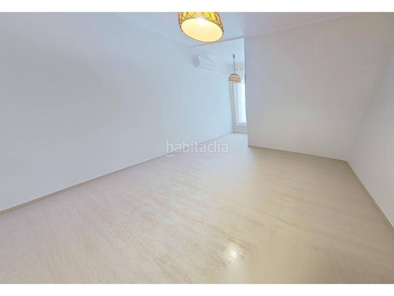 Foto b43e354c-df73-4605-957e-8a2fe9e878c6. Piso  en venta en Sant Antoni en Sant Antoni Barcelona