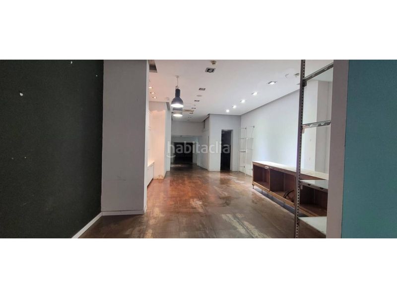 Foto 311da895-c4be-48d4-a049-aa98d38295be. Local comercial a Sant Antoni Barcelona