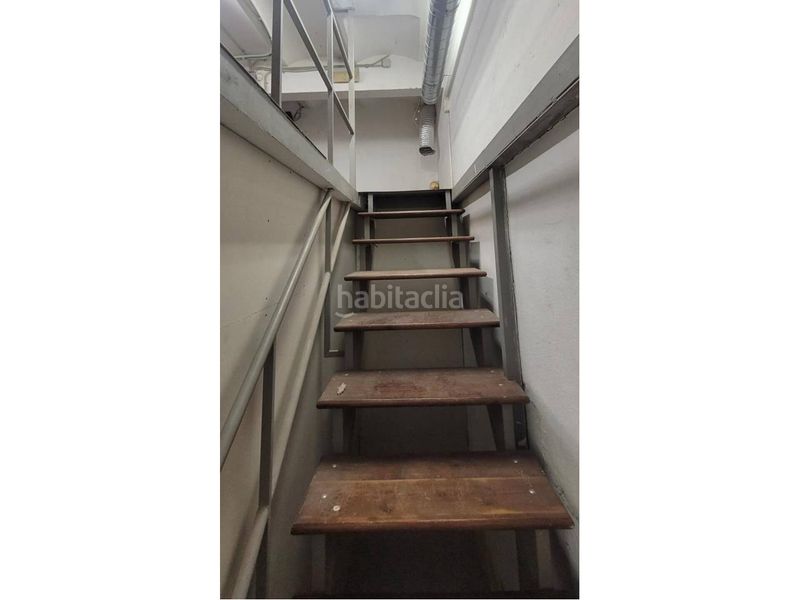 Foto a24a513c-eeb6-4dad-9084-030b77991b71. Local comercial a Sant Antoni Barcelona