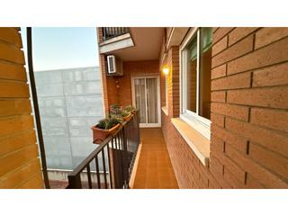 Appartement  Calle energía. Piso en venta con balcón en cornellà de llobregat.