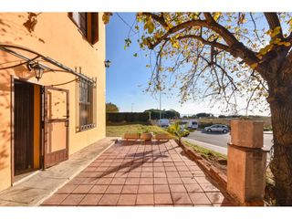 Casa  Calle indústria. Casa en venta en sant andreu de llavaneres con amplia parcela de