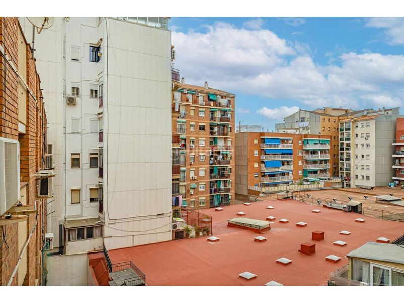 Foto 1dfbd3f2-50e9-4670-9af0-4952d92507a8. Pis a Sant Andreu de Palomar Barcelona