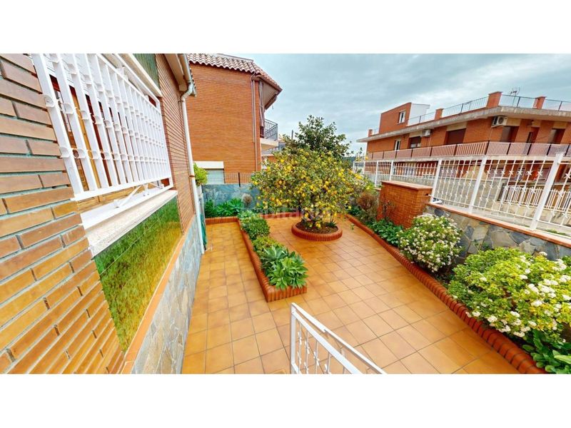 Foto c887affa-8f18-4f2b-824c-7d4f74dfcb86. Casa a La Roureda Viladecans