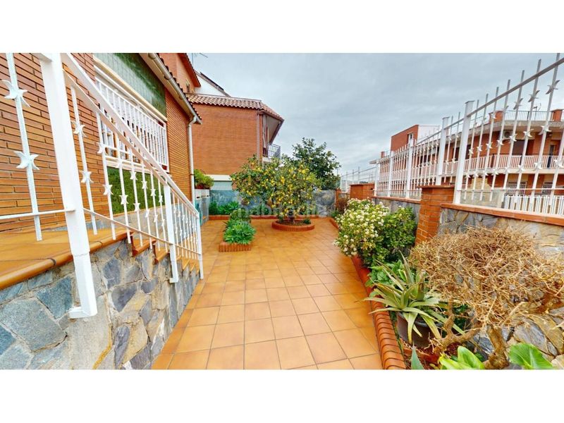 Foto d2bda1ed-1936-4034-8ee5-53079b8cfe74. Casa a La Roureda Viladecans