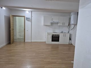 Geschäftsraum  Calle encarnación. Local en venta en gracia