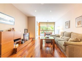 Etagenwohnung  Calle maignon. Piso en planta baja en venta en gracia con piscina comunitaria