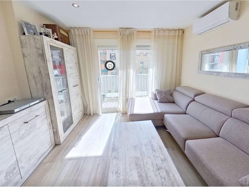 Piso en venta reformado, con balcon, finca con ascensor en la mejor zona de eixample en Barcelona
