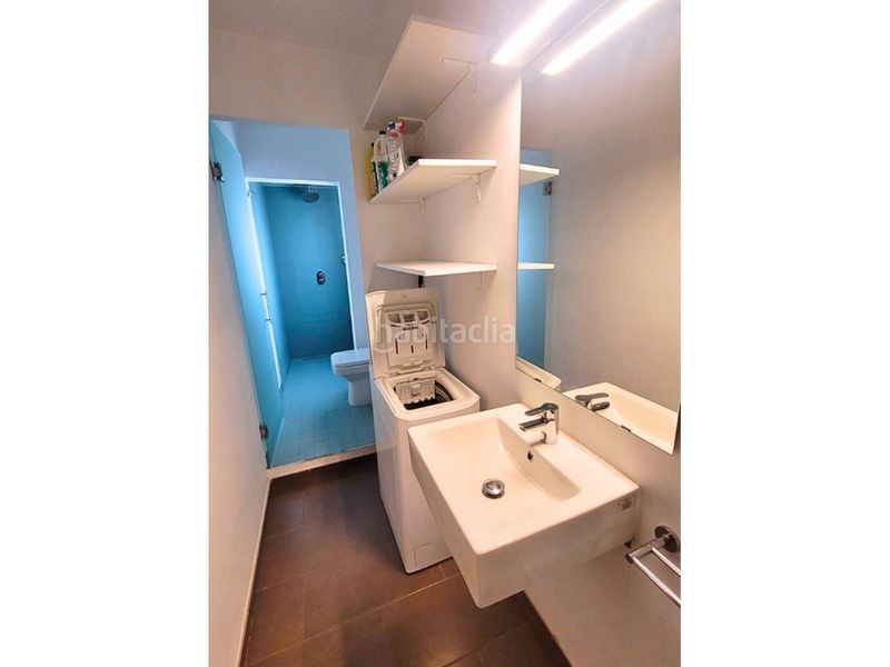 Foto a05727ad-d94c-48ca-9979-db9ae31a279f. Pis a Raval Barcelona