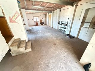 Geschäftsraum  Calle sant feliu de codines. Local comercial en venta en nou barris  oportunidad