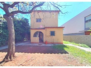 Maison  Calle assutzenes. Casa en venta en viladecans