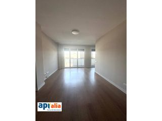 Etagenwohnung  Calle pa�sos catalans. Piso en venta con balcon y piscina comunitaria