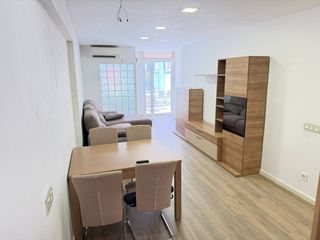 Flat  Calle rosselló. Fantástico piso en venta con balcón y ascensor. reformado y list