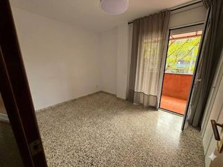Etagenwohnung  Carretera esplugues. Se vende magn�fico piso en carretera desplugues, justo delante d