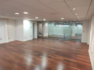 Location Bureau à Plaza de Toros-Avenida Chapí-Trinquete. Oficina en venta en elda