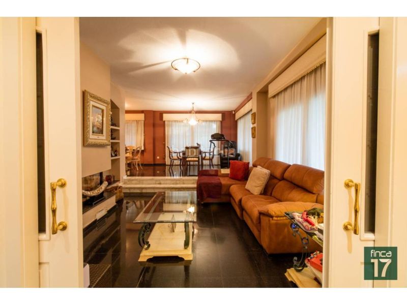 Foto 5c0febff-ed3c-4a9f-8380-94895828c47f. Chalet avec chauffage piscine dans Petrer