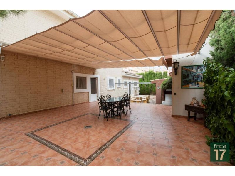 Foto d3dd3a33-77d4-43fc-bcbb-19ae68bbed36. Chalet avec chauffage piscine dans Petrer