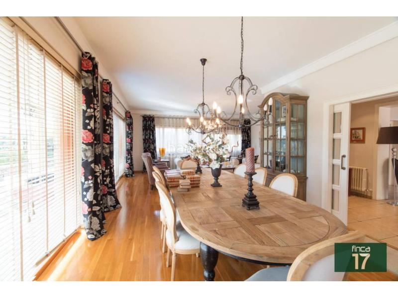 Foto 8cc6db2a-6262-4ae6-9dc5-146a042bb359. Chalet avec chauffage piscine dans Plaza Castelar - Mercado Central Elda