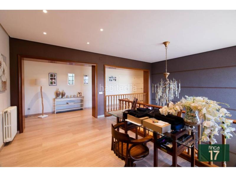 Foto e6be1535-2e64-455e-880e-60121c1dd7ec. Chalet avec chauffage piscine dans Plaza Castelar - Mercado Central Elda