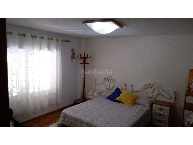 Foto fc38061f-ad30-435e-ac14-1a500c4b672c. Xalet amb aparcament piscina a Petrer