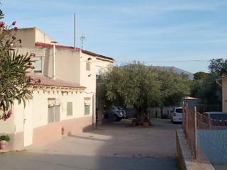 Maison à San Crispín-Huerta Nueva-Estación. Casa en venta en elda