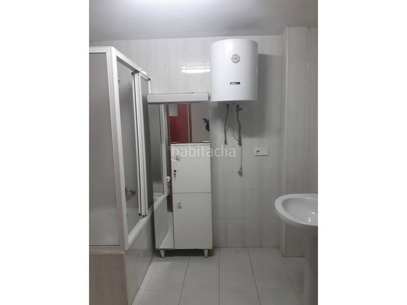 Foto 5980db00-4258-4fbd-8ba2-1e9ae9af8e1b. Local comercial a Plaza Castelar - Mercado Central Elda