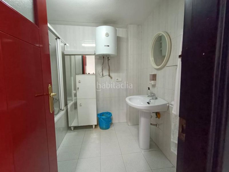 Foto c0ab66e2-a133-4c1e-b30b-d6ec70f73774. Local comercial a Plaza Castelar - Mercado Central Elda