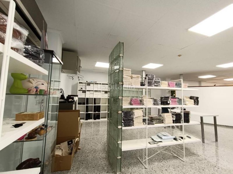 Foto d7dc378e-8b05-4909-a447-ab6097a28bcd. Local comercial a Plaza Castelar - Mercado Central Elda