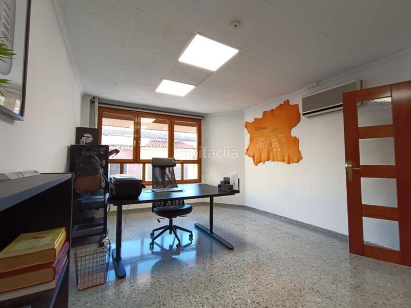 Foto f91c68e1-d862-4524-8362-17009a71327a. Local comercial a Plaza Castelar - Mercado Central Elda