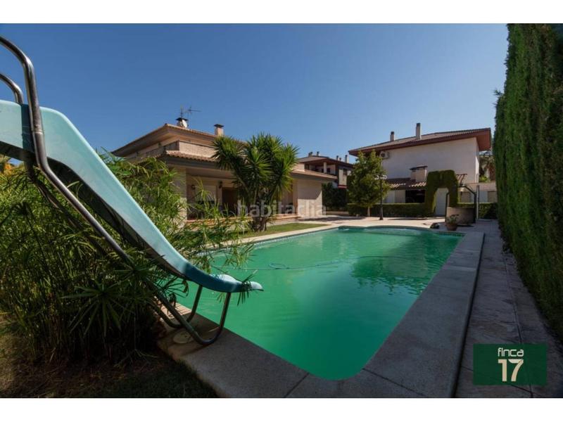 Foto 7ba142c8-cd6d-4b8a-b162-fc201962d5a0. Xalet amb aparcament piscina a Campo Alto-Club de Campo Elda