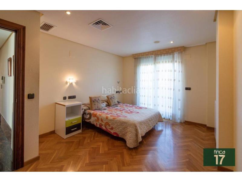 Foto 93e1a4a2-c180-40a3-94fd-b72398c1e18b. Xalet amb aparcament piscina a Campo Alto-Club de Campo Elda