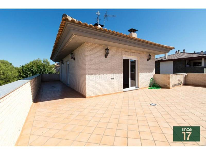 Foto aebde3a6-8ed4-4098-aae5-3f0dbf499267. Xalet amb aparcament piscina a Campo Alto-Club de Campo Elda