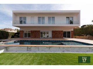Chalet à Petrer. Impresionante chalet a la venta
